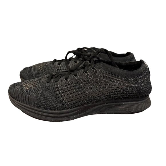 Nike Flyknit Racer Mens Size 7.5 Triple Black / Anthracite 526628-009 Pre-owned - Picture 1 of 10